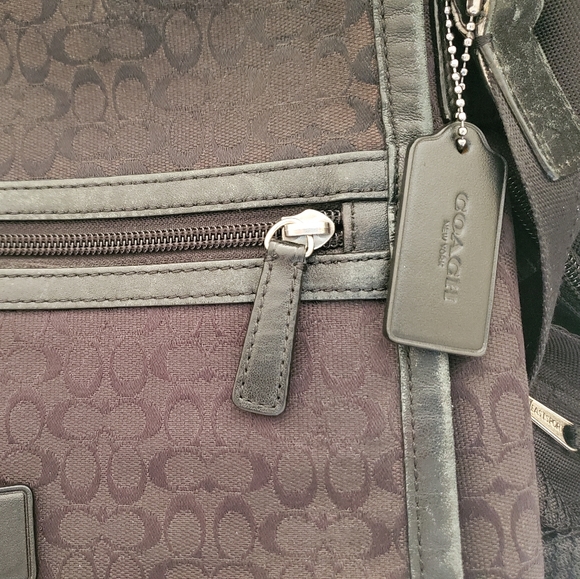 A Black Coach Bag - Picture 5 of 5